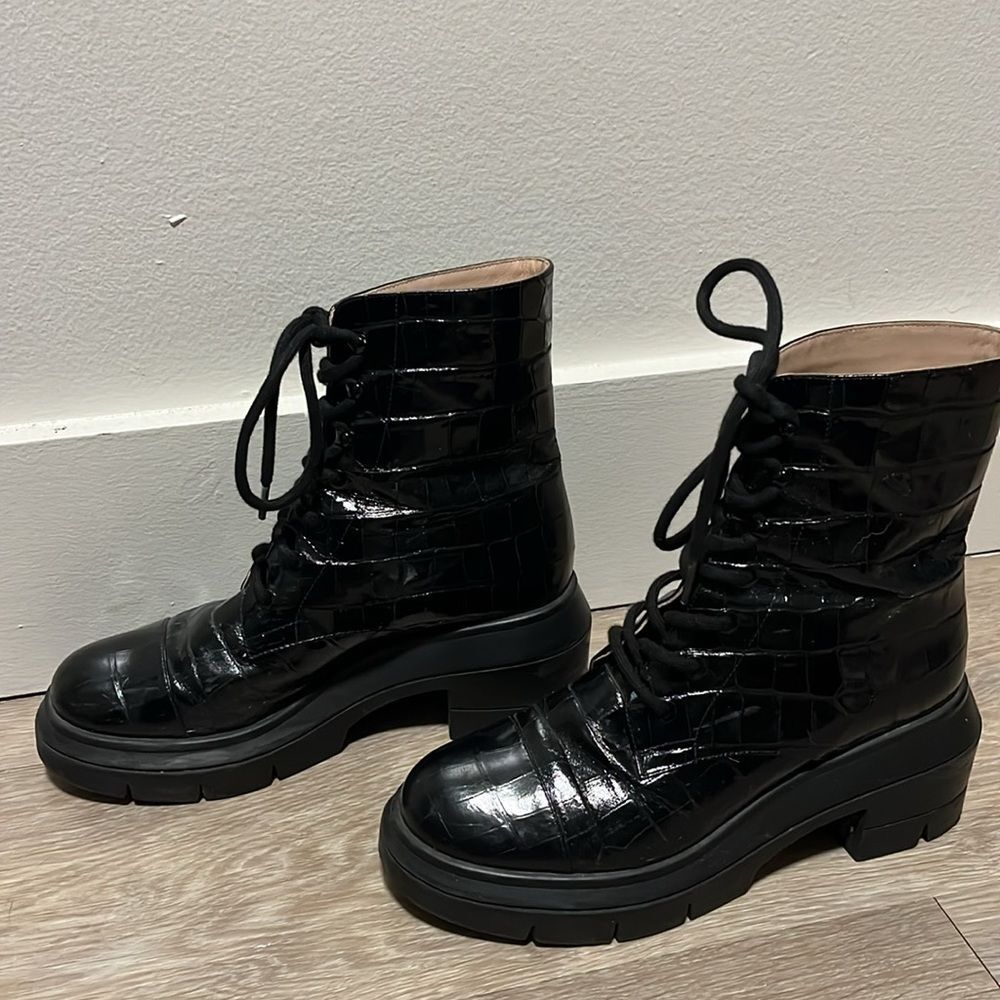 STUART WEITZMAN Nisha Black Croc-Embossed Leather Ankle Boots, Size 7 (EU 37.5) - Picture 9 of 16